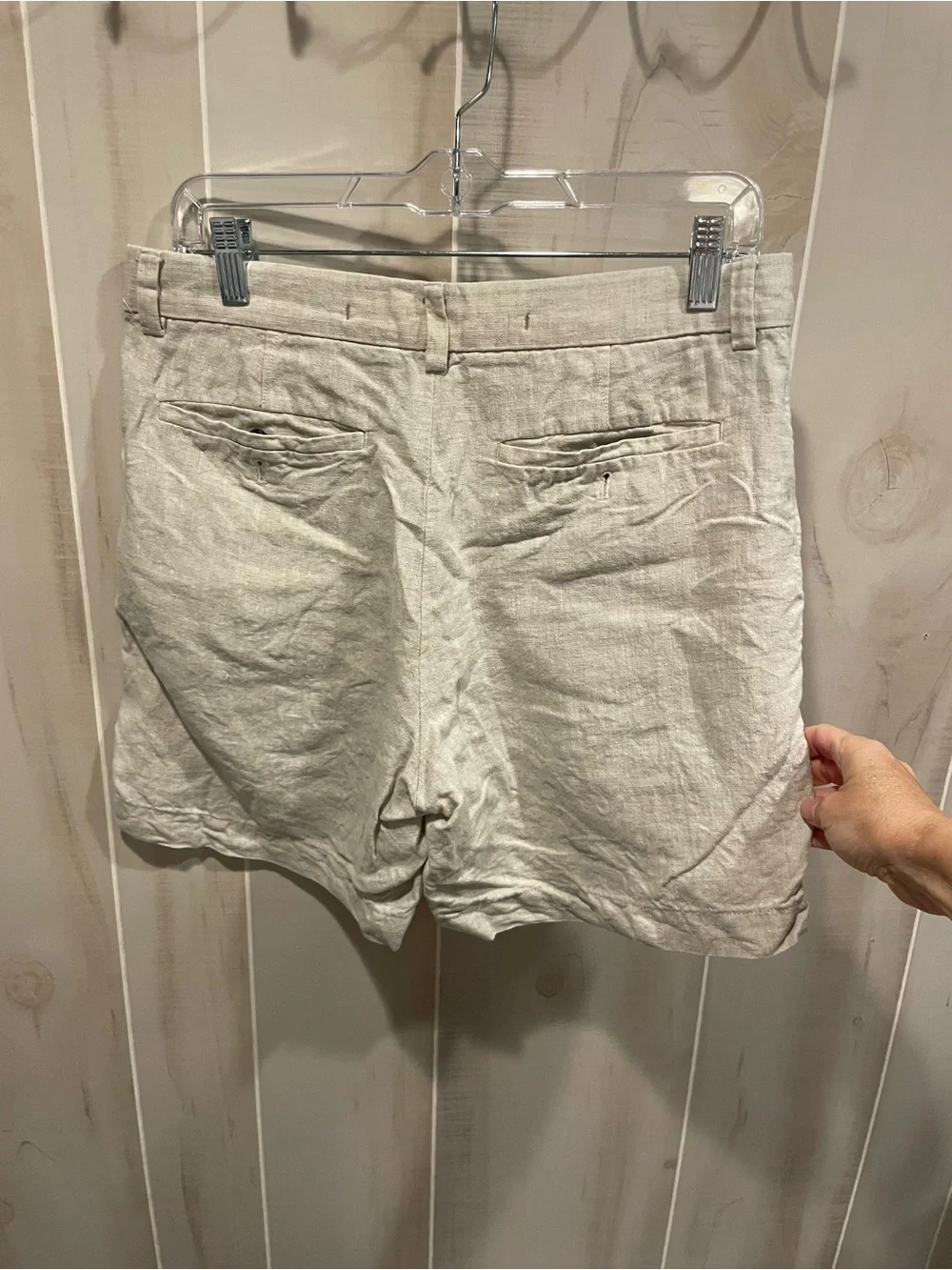 Classic tan linen breezy shorts beach vacation everyday Banana Republic preppy